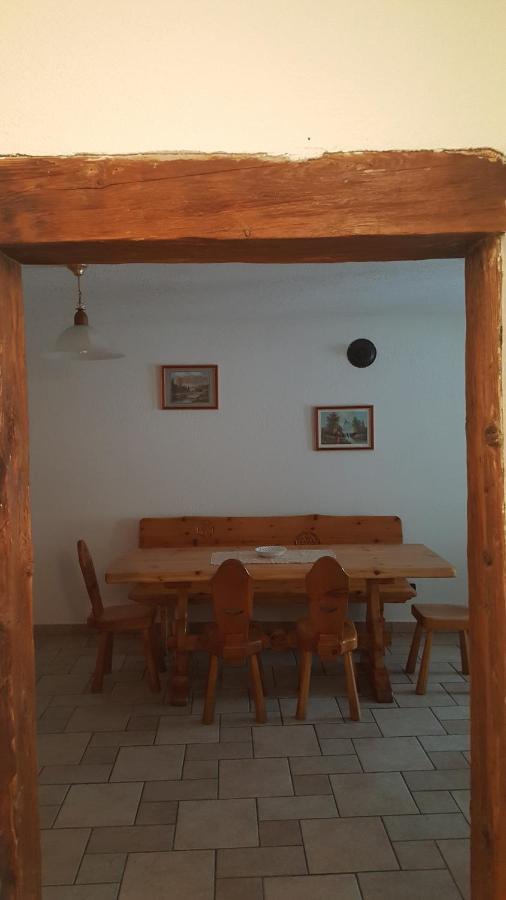 Appartement La Tour à Gignod Extérieur photo